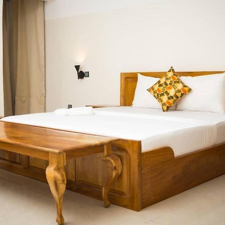 Elogia Hotel Ломе Экстерьер фото