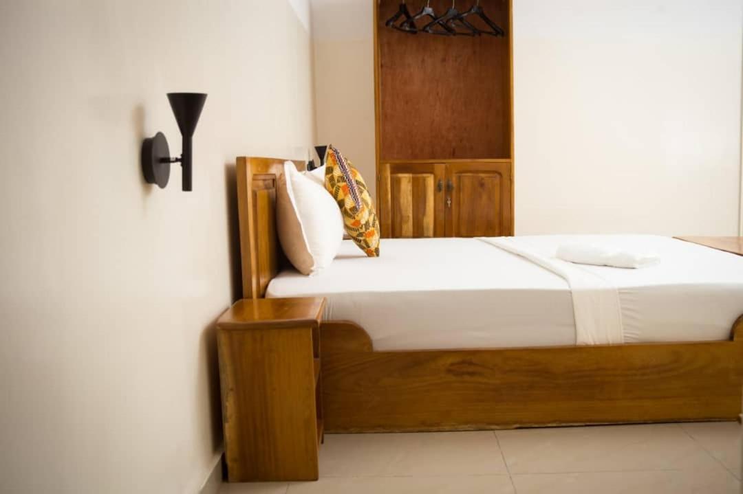 Elogia Hotel Ломе Экстерьер фото